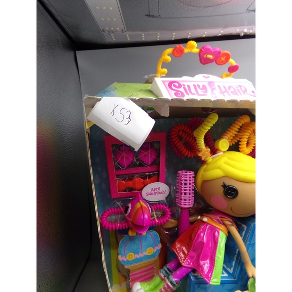 Lalaloopsy Silly Hair April Sunsplash Doll Playset New In Box - Picture 3 of 3
